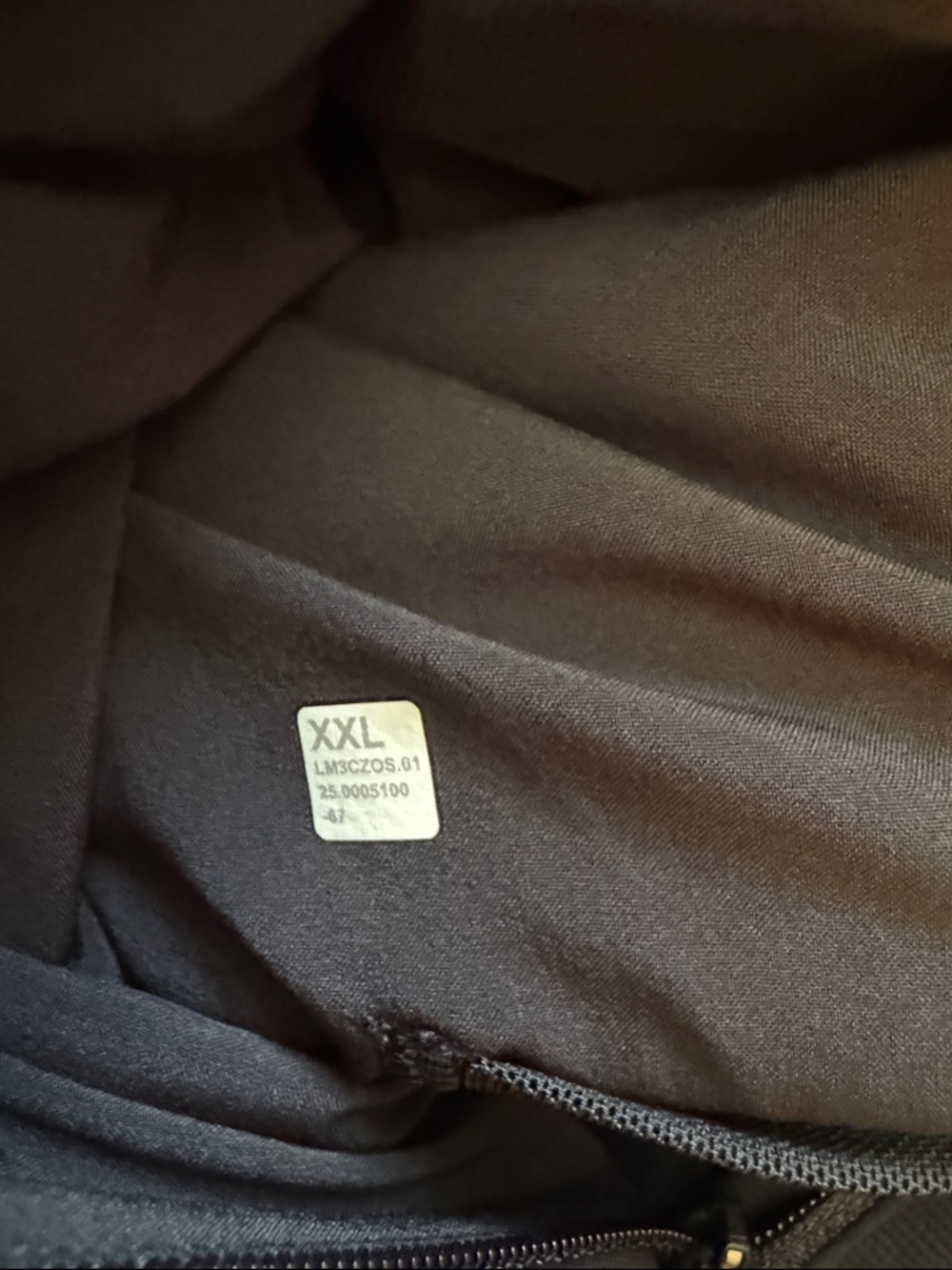 Like new Mens Lululemon Sojourn jacket size XXL in black - Picture 10 of 10